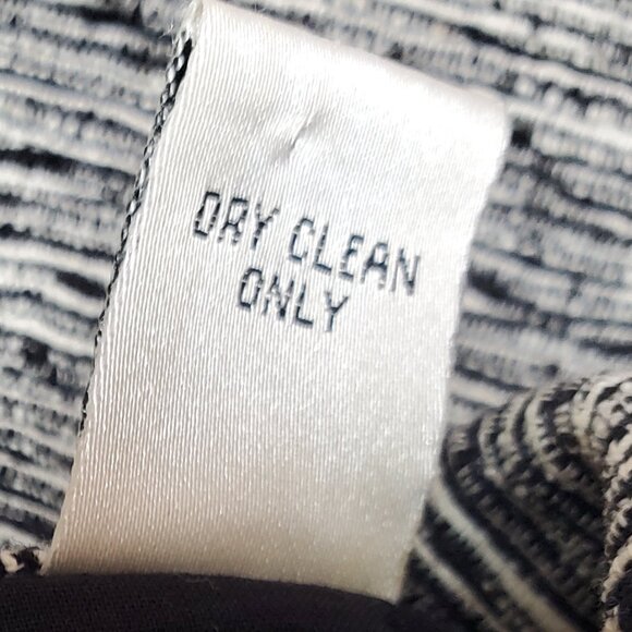 #245 Chico's Grey Subtly Striped Button-Down Dress Shirt Size 3 (16) - Picture 8 of 8